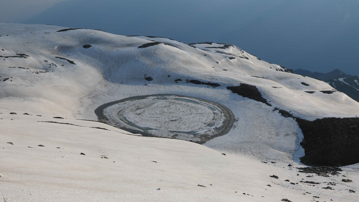 bhrigu lake trek manali 51y6vnD